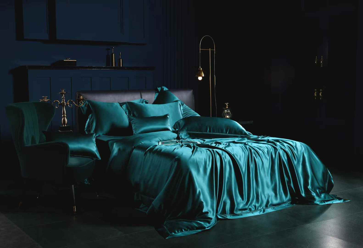 30 Momme Peacock Blue Lace Silk Bedding Set