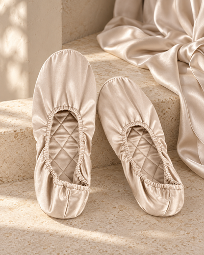 Champagne silk indoor slippers with gathered opening and quilted footbed