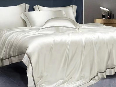 MOONLIGHT - Lace artisan 25 Momme 4-Piece Pure Mulberry Silk Bed Linen Set