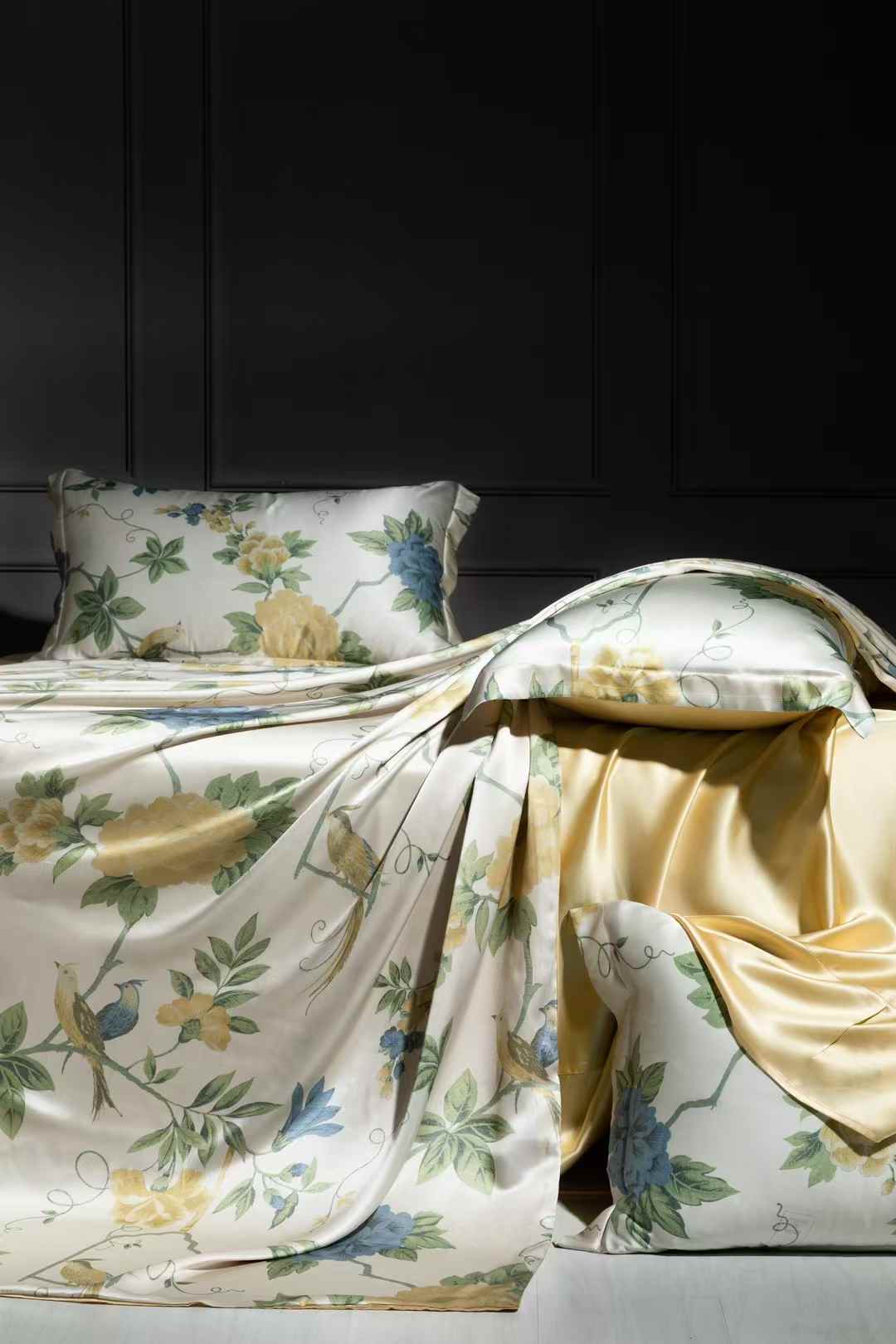 16 Momme Blue Gold Printed Silk Bedding Set - image 2