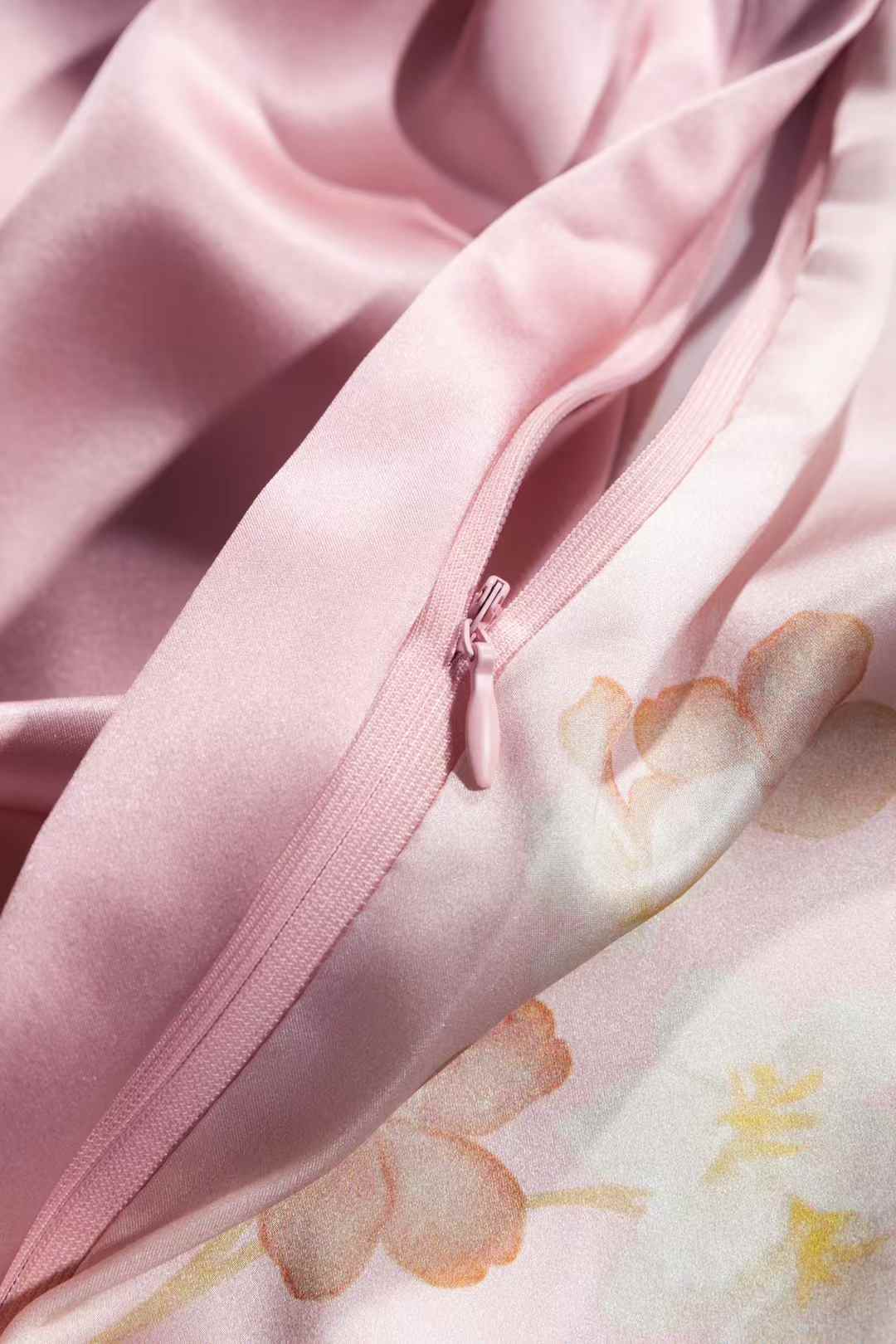 16 Momme Pink Blossom Printed Silk Bedding Set - image 4
