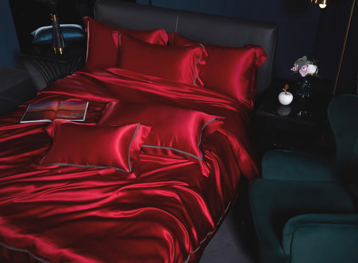 Crimson 25 Momme lace silk bedding set