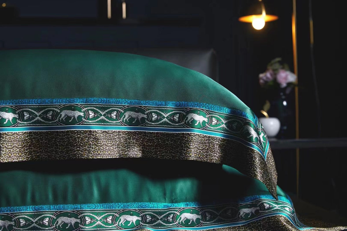Forest Leopard 25 Momme silk bedding set