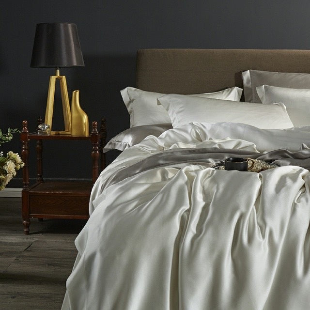 Pearl White 25 Momme silk bedding set