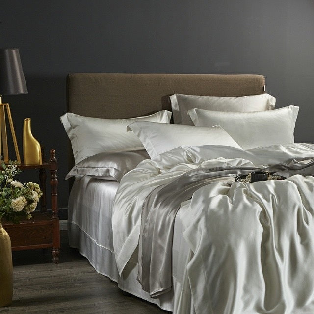 Pearl White 25 Momme silk bedding set