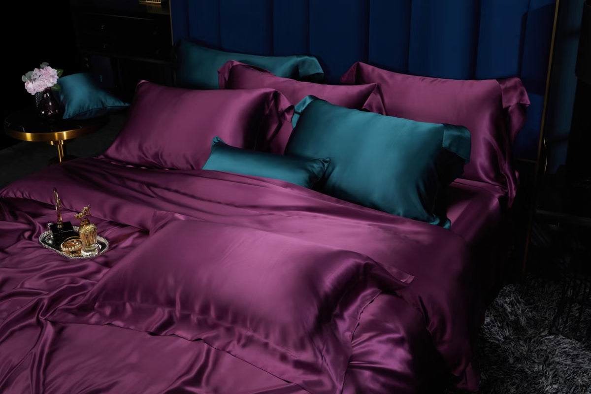 Plum Caspia 25 Momme silk bedding set