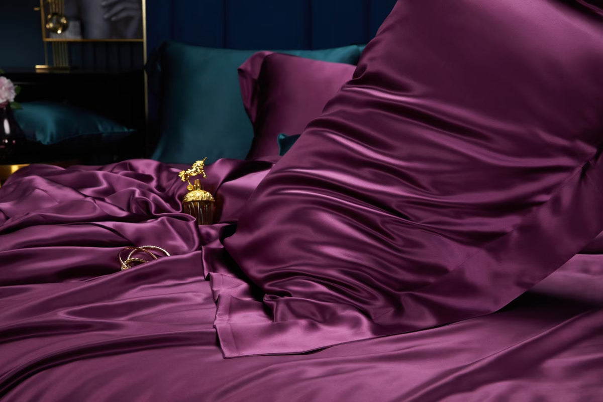 Plum Caspia 25 Momme silk bedding set