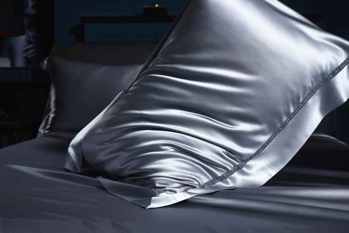 30 Momme Bluish Gray Lace Silk Bedding Set