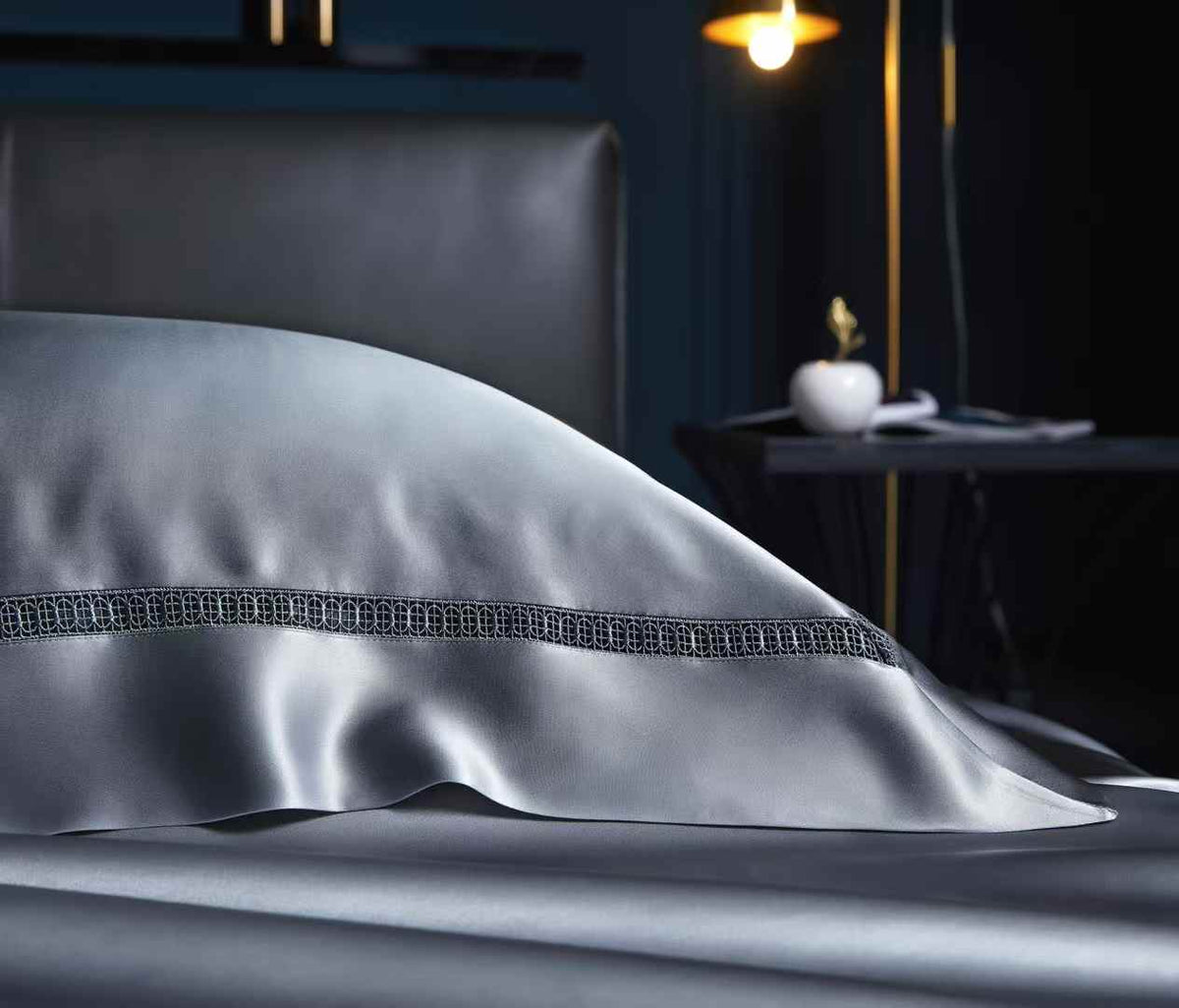 30 Momme Bluish Gray Lace Silk Bedding Set