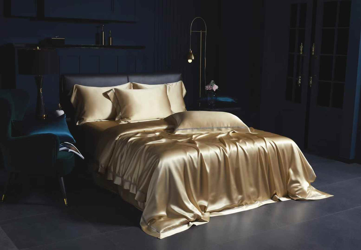 30 Momme Champagne Gold Lace Silk Bedding Set